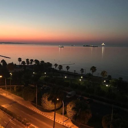 A City-Center Seaview Penthouse At Oceanic Limisso Esterno foto