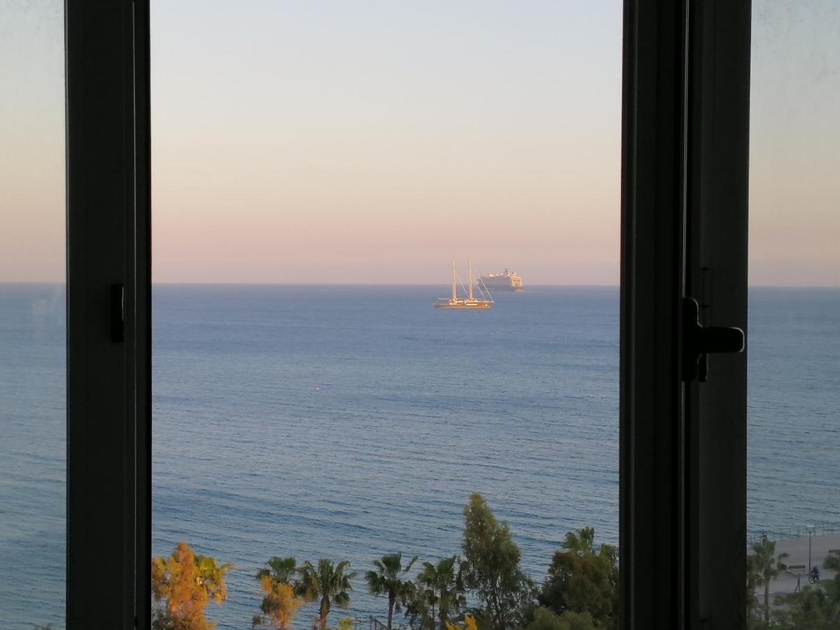 A City-Center Seaview Penthouse At Oceanic Limisso Esterno foto