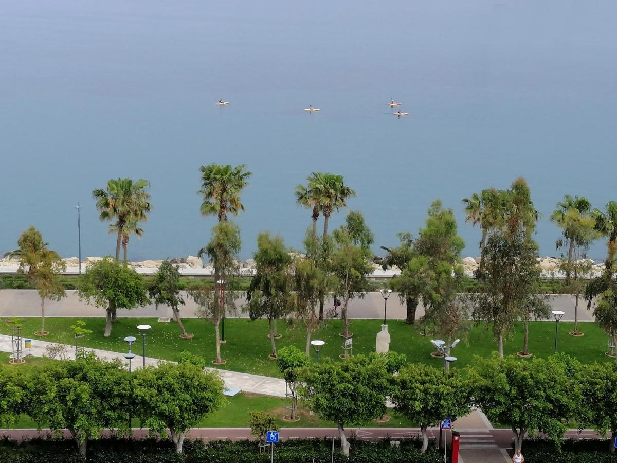 A City-Center Seaview Penthouse At Oceanic Limisso Esterno foto