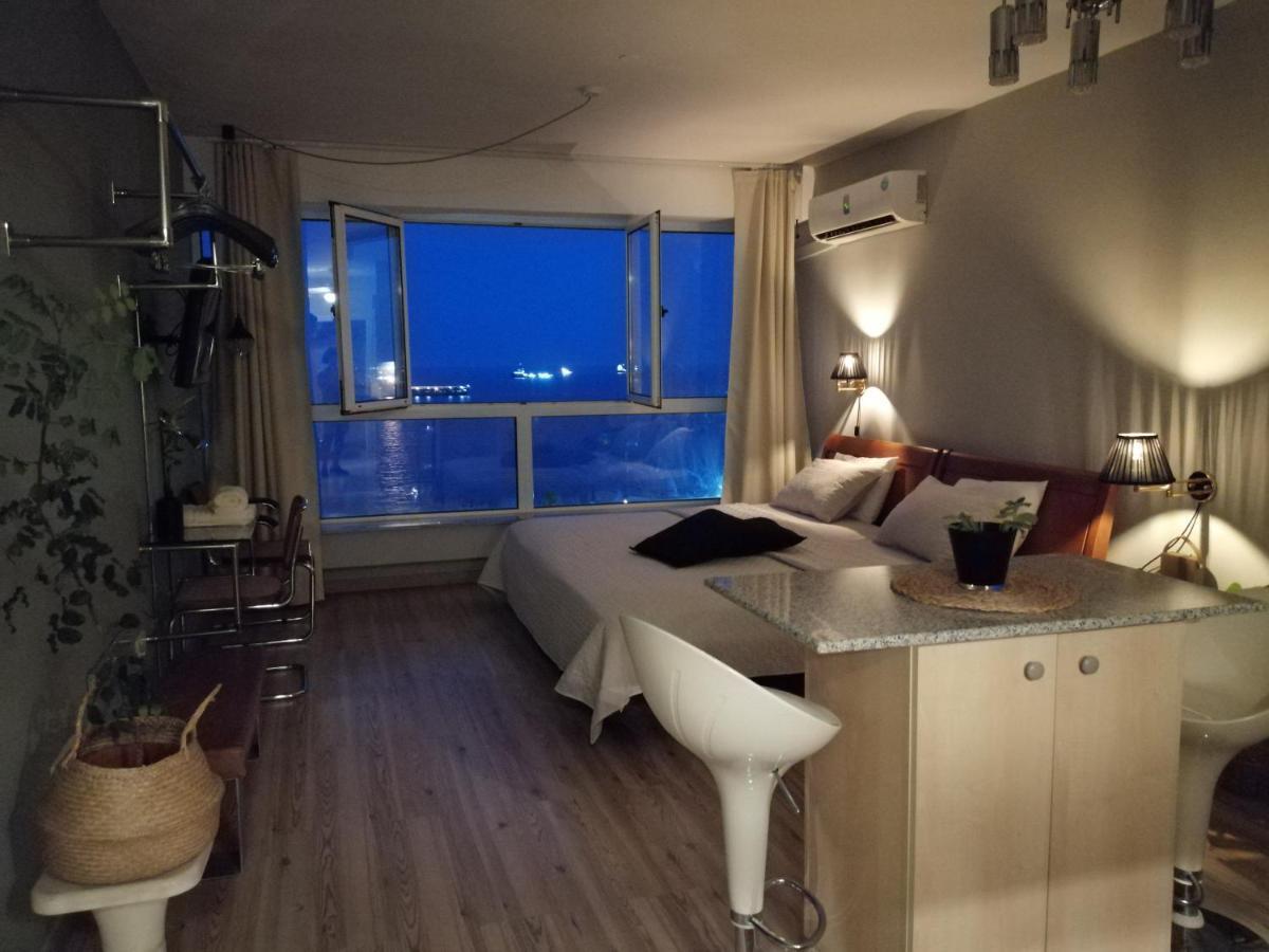 A City-Center Seaview Penthouse At Oceanic Limisso Esterno foto